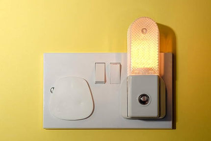 8 E14 Replacement Night Light Bulbs 7W E14 Screw Cap Small Edison Warm White