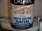 Crown Quick Drying Satin Pure Brilliant White 750ml