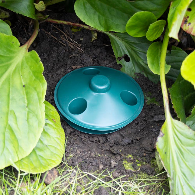 Defenders STV090 Slugs Away Ready-Baited Trap – Twinpack, Green, Poison-Free Reusable Snail and Slug Trap, 15.7 cm*15.2 cm*15.4 cm