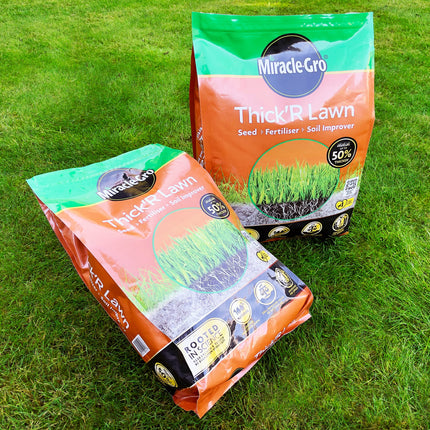 Miracle-Gro THICK'R Lawn Seed, Fertilliser & Soil Improver Fertiliser, Brown