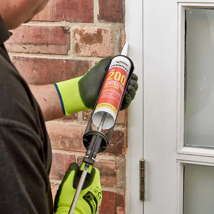 Everbuild Everflex 200 Contractors LMA Silicone Sealant – Suitable for Interior and Exterior Use – Quick Curing – Waterproof – Transparent – 295ml