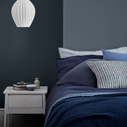 CROWN 2.5L Breatheasy SILK Emulsion Paint for Walls & Ceilings - AFTERSHOW