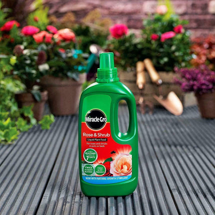 Miracle-Gro 3 x Rose and Shrub Concentrated Liquid Plant Food 1L