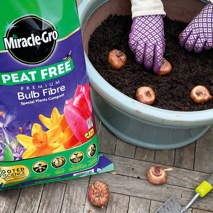 Miracle-Gro 119785 Premium Bulb Fibre Compost, PEAT FREE, 20 Litre Bag, (New 2020 Range), Purple
