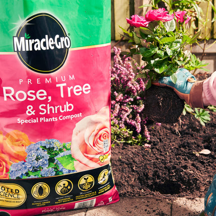 Miracle-Gro Premium Rose, Tree & Shrub Compost, 40 Litres, Brown