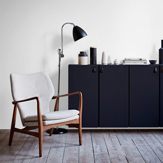 2.5L CROWN Easy Clean MATT Emulsion Multi Surface Paint That can be Used on Walls, Ceilings, Wood and Metal. Stain & Scrub Resistant Formula – Pure Brilliant White